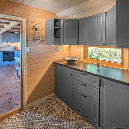 5 Bedroom Stunning In Casa de Férias Eggedal