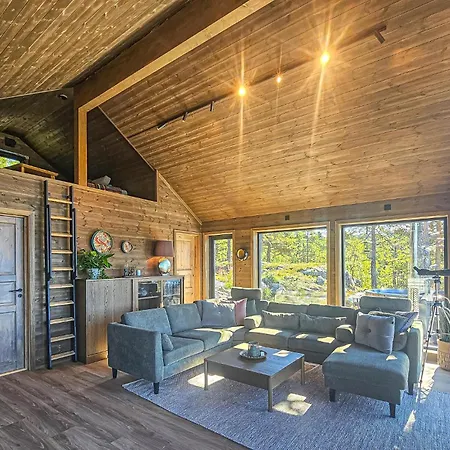 5 Bedroom Stunning In Casa de Férias Eggedal